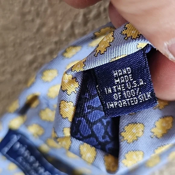 Vinyard Vines Ties - Picture 5 of 5